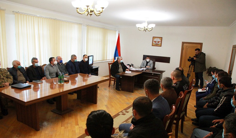 Arayik Harutyunyan met with youth activists of regional center in Askeran