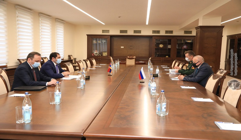 Suren Papikyan and Sergey Kopirkin discussed issues related to regional security