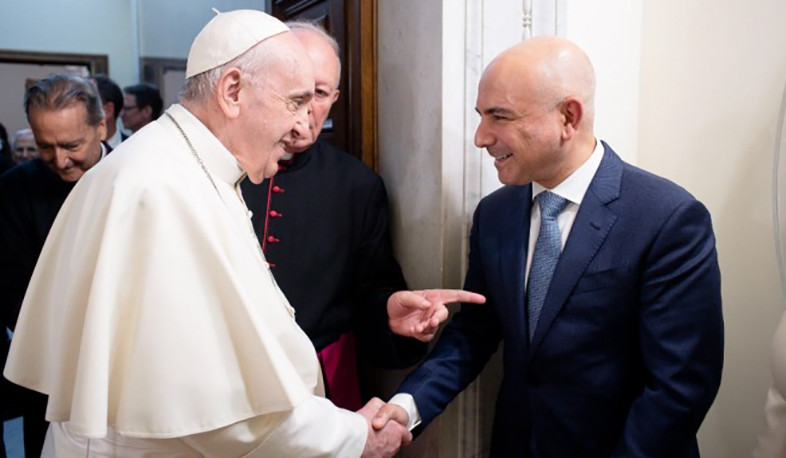 Dr. Eric Esrailian honored at Vatican by Pope Francis