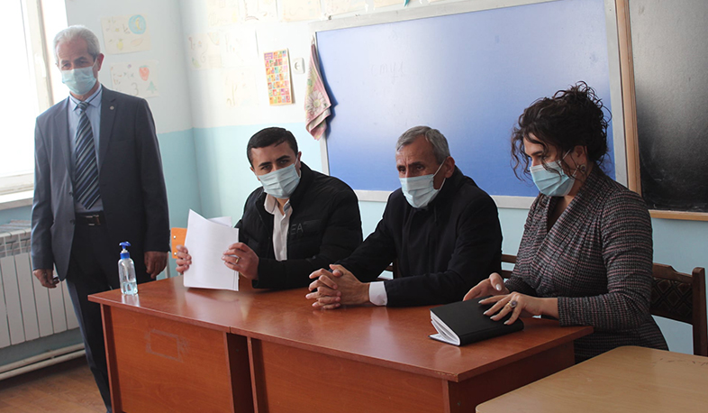 Արագածոտնի մարզպետն այցելել է Վարդենիսի, Նիգավանի և Չքնաղի դպրոցներ. քննարկվել են կրթական գործընթացին առնչվող և մի շարք այլ հարցեր