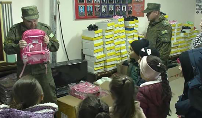 Российские миротворцы вместе с благотворителями оказали гуманитарную помощь более 800 жителям отдаленных районов в Арцахе