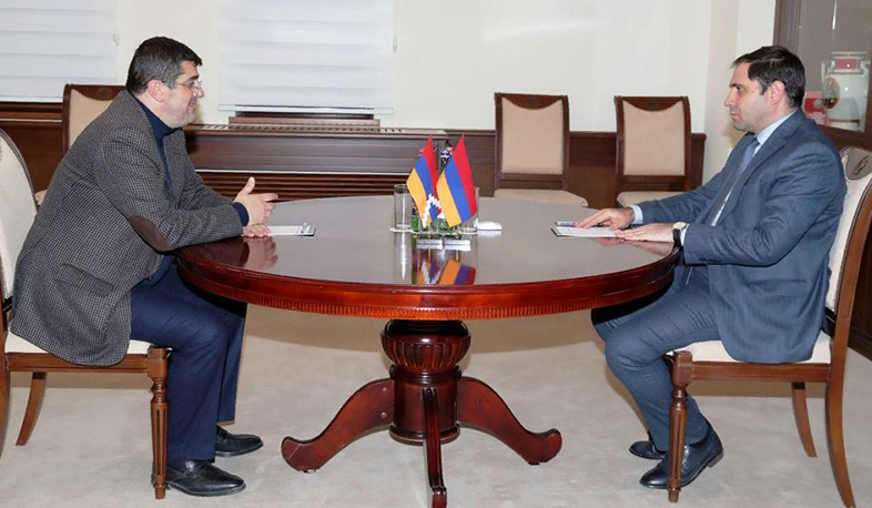 Սուրեն Պապիկյանն ու Արայիկ Հարությունյանը քննարկել են արցախա-ադրբեջանական շփման գծի իրադրությանը վերաբերող հարցեր