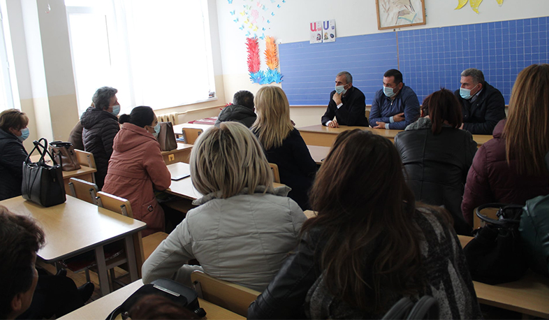 Արագածոտնի մարզպետն այցելել է Ապարանի թիվ 2 հիմնական դպրոց. քննարկվել է բարեկարգման ծրագիր իրականացնելու հնարավորությունը