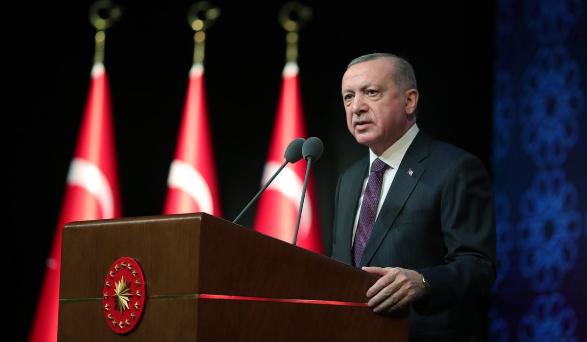 Erdogan blames external forces for collapse of lira