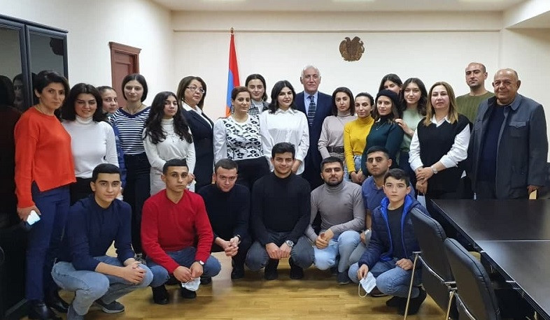 Չկան և չեն լինում անլուծելի խնդիրներ. Վահագն Խաչատուրյանը դասախոսություն է կարդացել Շուշիի տեխնոլոգիական համալսարանի ուսանողների համար