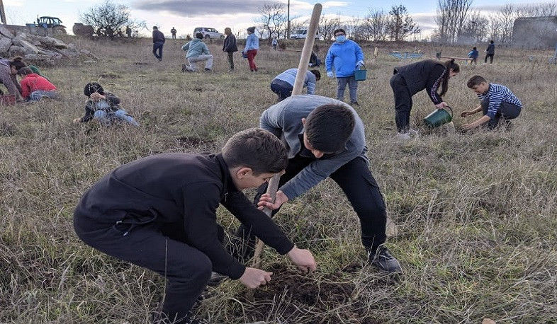 «Ծառ՝ աղբի փոխարեն» բնապահպանական արշավ. ծառատունկ Ներքին Խնձորեսկում