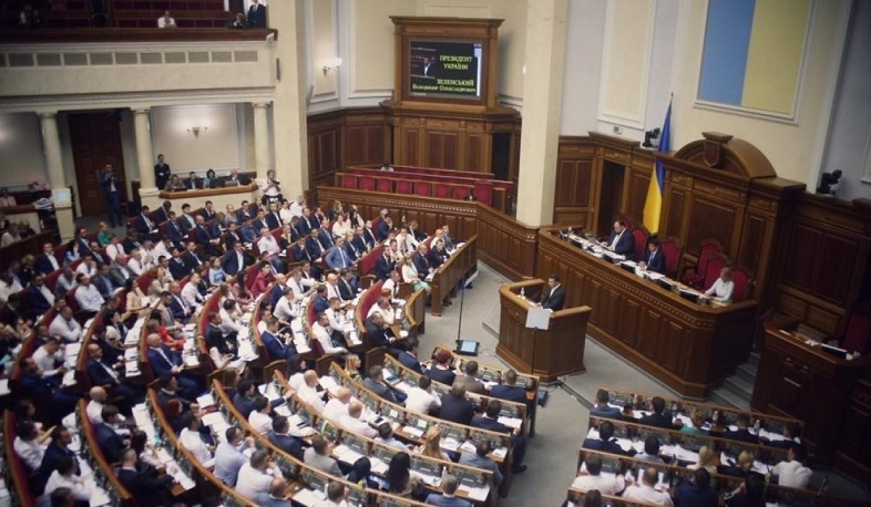 Зеленский внес в Раду законопроект о допуске иностранных военных на Украину