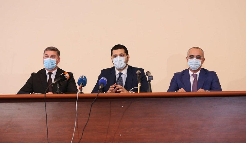 Գնել Սանոսյանը Արմավիրի մարզպետարանում ներկայացրել է նորանշանակ մարզպետին