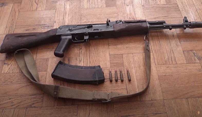 Մի խումբ անձինք ոստիկանության բաժիններում ապօրինի զենք-զինամթերք են հանձնել