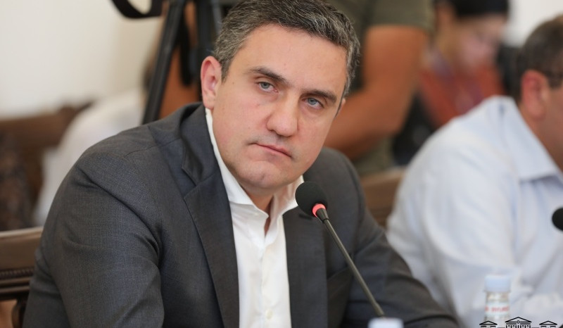 Արթուր Ղազինյանը 14-րդ անգամ չընտրվեց ԱԺ պաշտպանության և անվտանգության հանձնաժողովի նախագահի տեղակալ
