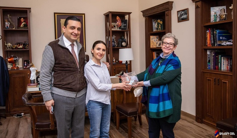 Andrea Wiktorin visited Soldier's Home