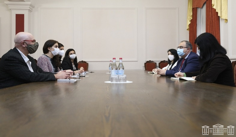 Վլադիմիր Վարդանյանը հանդիպել է Ժողովրդավարության և ընտրությունների աջակցության անցկացման միջազգային ինստիտուտի ներկայացուցիչների հետ