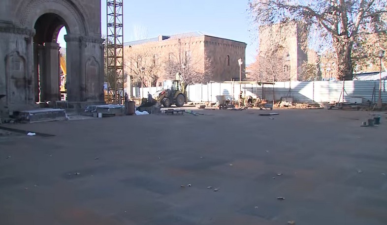 Նորոգվում է Մայր Տաճարի արտաքին սալահատակը