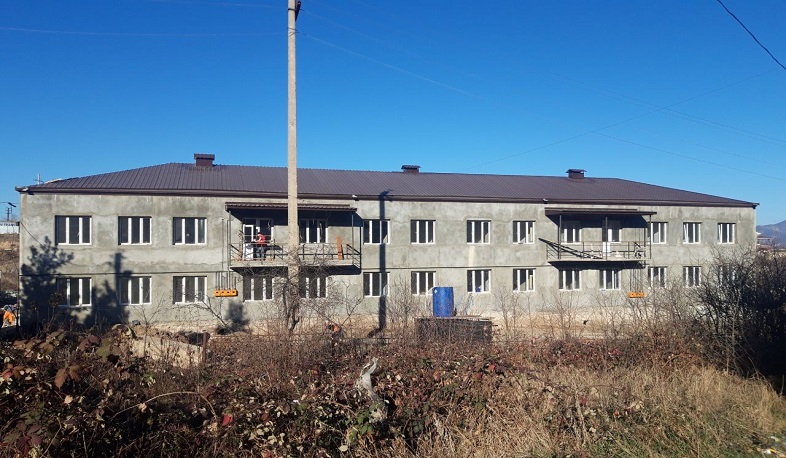 Stepanakertdə yaşayış binalarının tikilməsi davam etdirilir