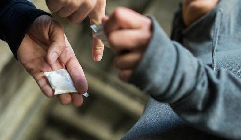 Azərbaycanda narkotik istifadəçilərinin sayı artır