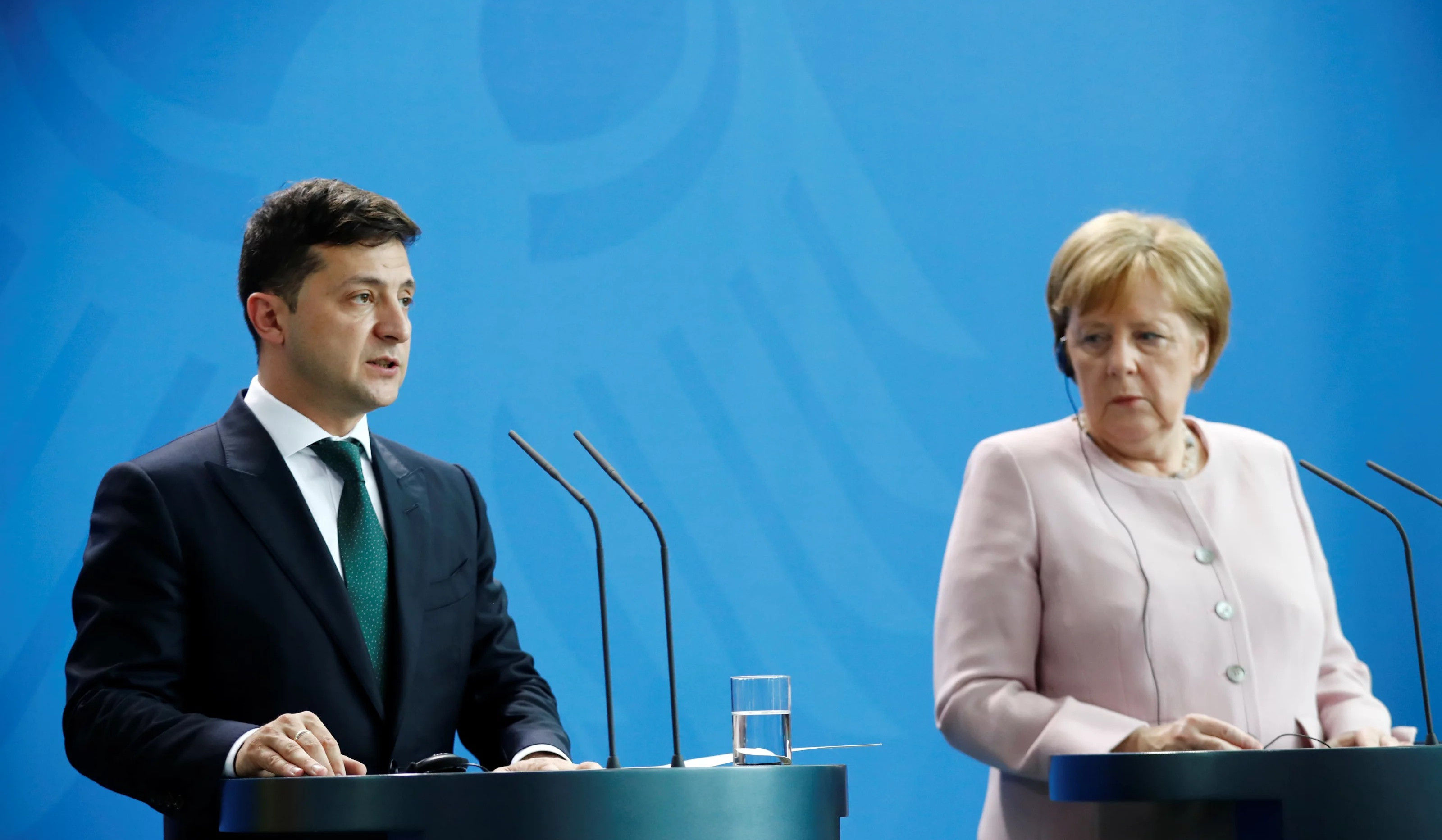 Merkel refused to supply Ukraine with weapons: Bild