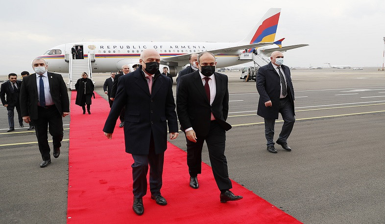 Премьер-министр Пашинян прибыл с рабочим визитом в Тбилиси