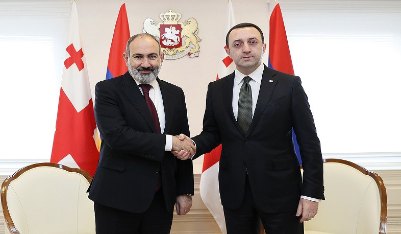 В Тбилиси состоялась частная беседа премьер-министров Армении и Грузии