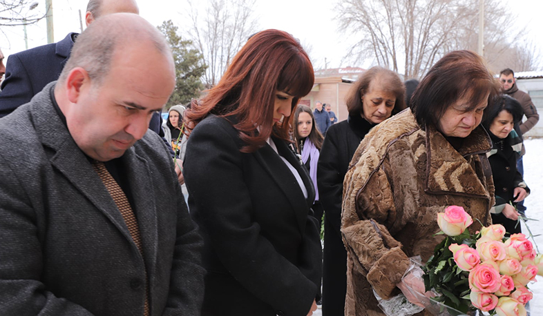 Շիրակի մարզպետը մասնակցել է 44-օրյա պատերազմում զոհված 7 հերոս ուսանողների հիշատակի հուշակոթողի բացմանը