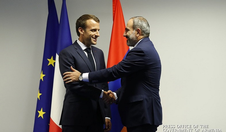 Nikol Paşinyan Fransa Prezidentinə təbrik məktubu göndərib