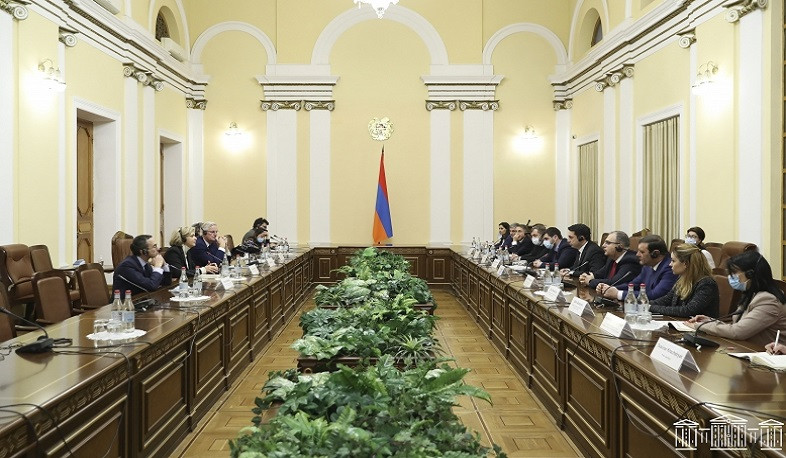 Alen Simonyan and Valerie Pecresse discuss priorities for repatriation of Armenians kept in Azerbaijan