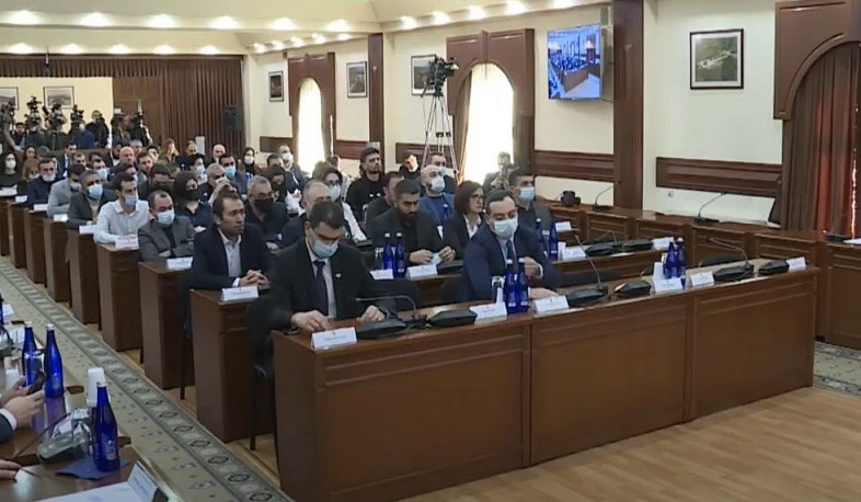 Գրիգոր Երիցյանը և Գայանե Վարդանյանը ավագանու անդամի լիազորությունը դադարեցնելու մասին դիմում են ներկայացրել