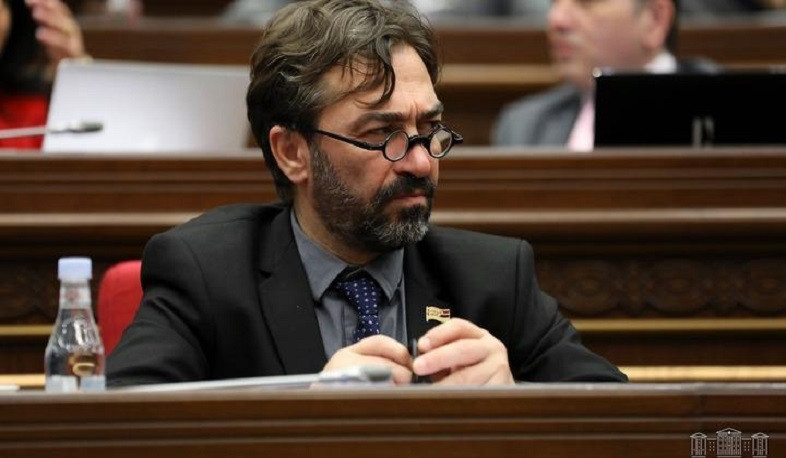 ԱԺ հանձնաժողովը հաստատեց Արթուր Մանուկյանի թեկնածությունը՝ որպես ՀՌՀ անդամ