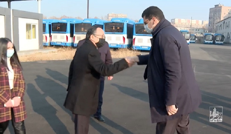 Երևանի քաղաքապետն ու ՉԺՀ դեսպանն այցելել են նոր ավտոբուսների հավաքակայան