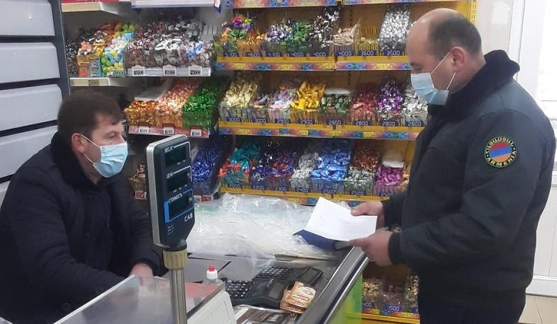 Երևանում գործող սննդի շղթայի 3 կազմակերպությունում հակահամաճարակային նորմերի խախտումներ են հայտնաբերվել