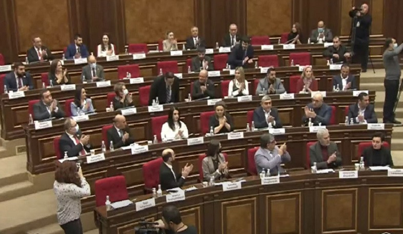 ԱԺ «Քաղաքացիական պայմանագիր» խմբակցության 2 նոր պատգամավոր մանդատ ստացավ