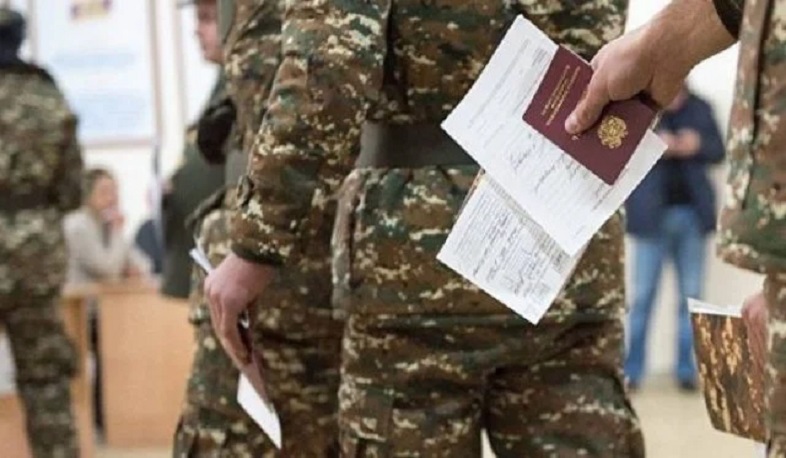 Արցախում զորակոչ լինելու է, անցում ամբողջությամբ պայմանագրային զինծառայության չի լինի. Արտակ Բեգլարյան