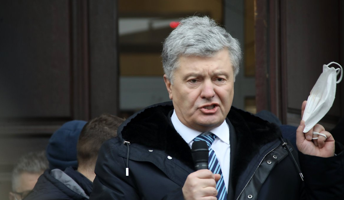 Poroshenko faces up to 15 years in prison if convicted