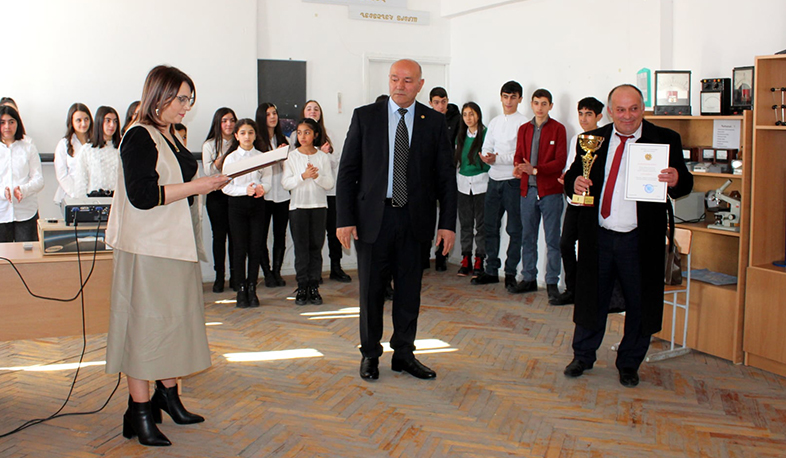 Սյունիքի մարզպետը պարգևատրել է «Լավագույն դպրոց» և «Լավագույն ուսուցիչ» մրցույթի հաղթողներին