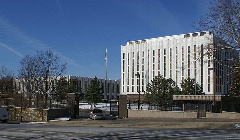 Посольство РФ призвало США остановить шум вокруг Украины