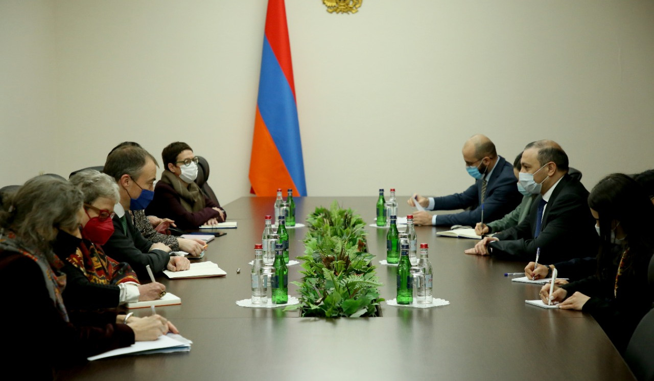 Секретарь Совета безопасности Армении Армен Григорян обсудил ситуацию на армяно-азербайджанской границе с делегацией Совета ЕС