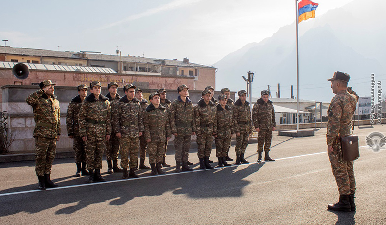 Նորակոչիկ զինծառայողների հետ անցկացվում են մարտական պատրաստության տեսական և գործնական պարապմունքներ