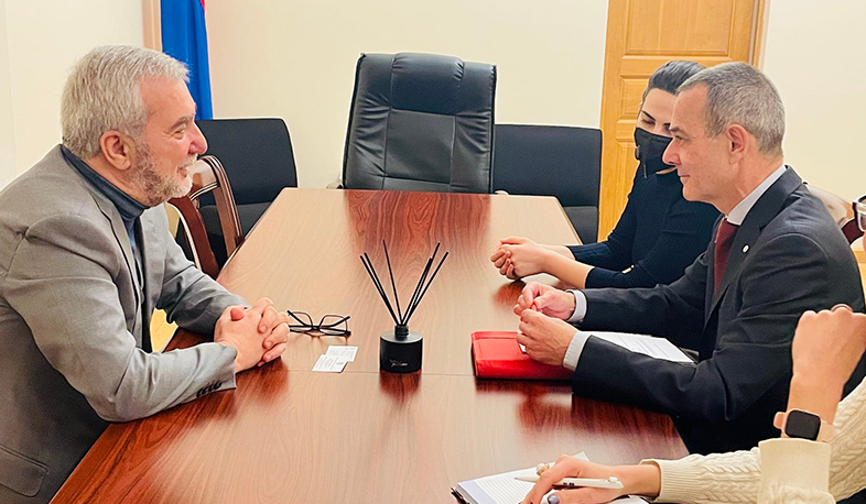 Andranik Koçaryan əsirlər məsələsində BQXK-nın müstəsna rolunu vurğulayıb