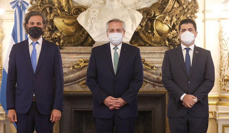 Դեսպան Վիրաբյանն իր հավատարմագրերն է հանձնել Արգենտինայի նախագահին