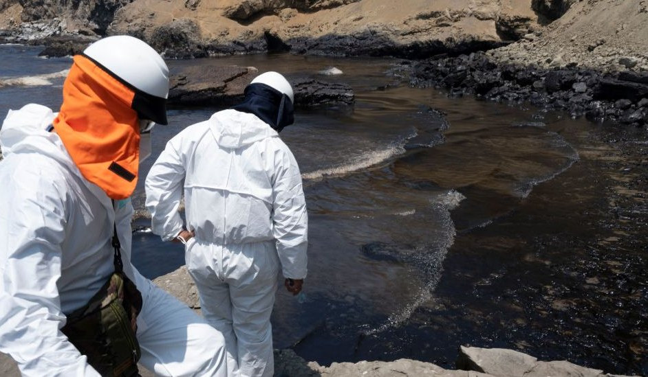 New oil leak occurs at coastal refinery of Peru