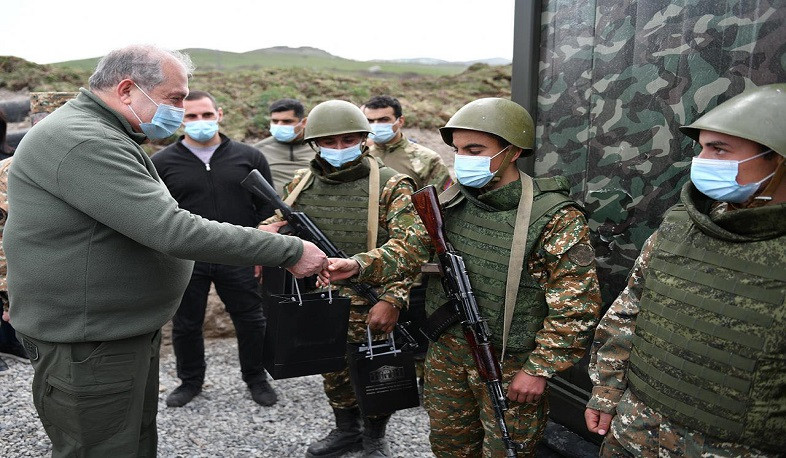 Biz birlikdə yeni qələbələr qazanacağıq: Armen Sargyan Ordu Günü münasibətilə müraciət ünvanlayıb.