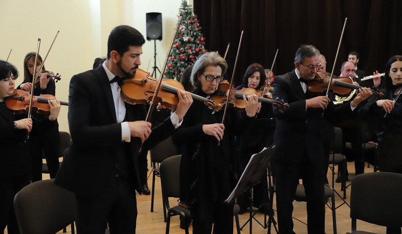 Գյումրիում մեկ րոպե լռությամբ են մեկնարկել Հայոց բանակի 30-ամյակին նվիրված համերգները