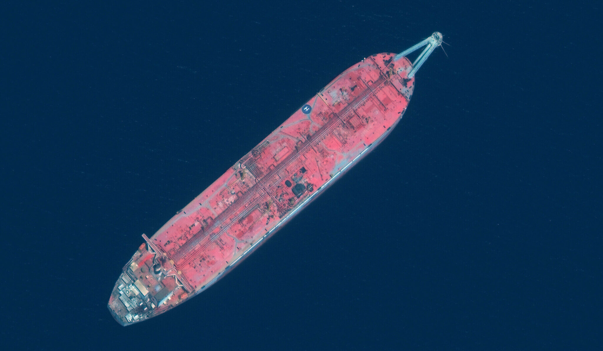 Group warns of potential catastrophe on old tanker off Yemen