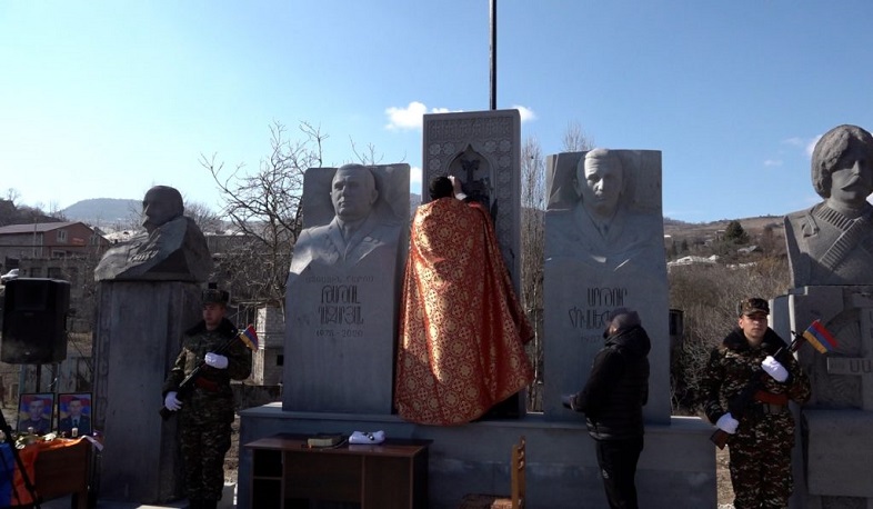 44 günlük müharibədə həlak olan qəhrəmanların xatirəsinə həsr olunmuş abidə açılıb