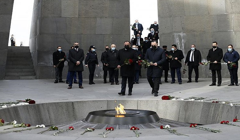 Делегация во главе с министром внутренних дел Грузии посетила Мемориал жертв Геноцида армян