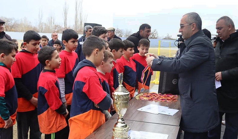 Էդվարդ Հովհաննիսյանը ներկա է եղել դպրոցականների Մ10 և Մ12 խմբերի ֆուտբոլի մրցաշարի եզրափակիչ հանդիպումներին