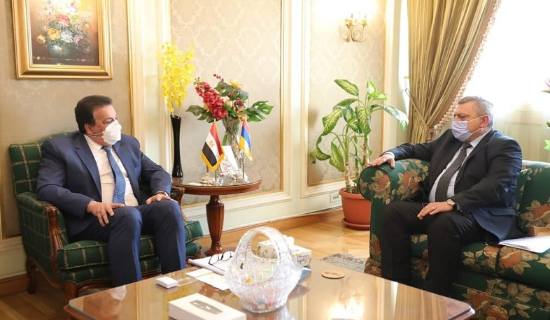 ՀՀ դեսպանը և եգիպտացի նախարարը քննարկել են հայկական և եգիպտական բուհերի միջև ուսանողների փոխանակման ծրագրերի մշակման հնարավորությունը