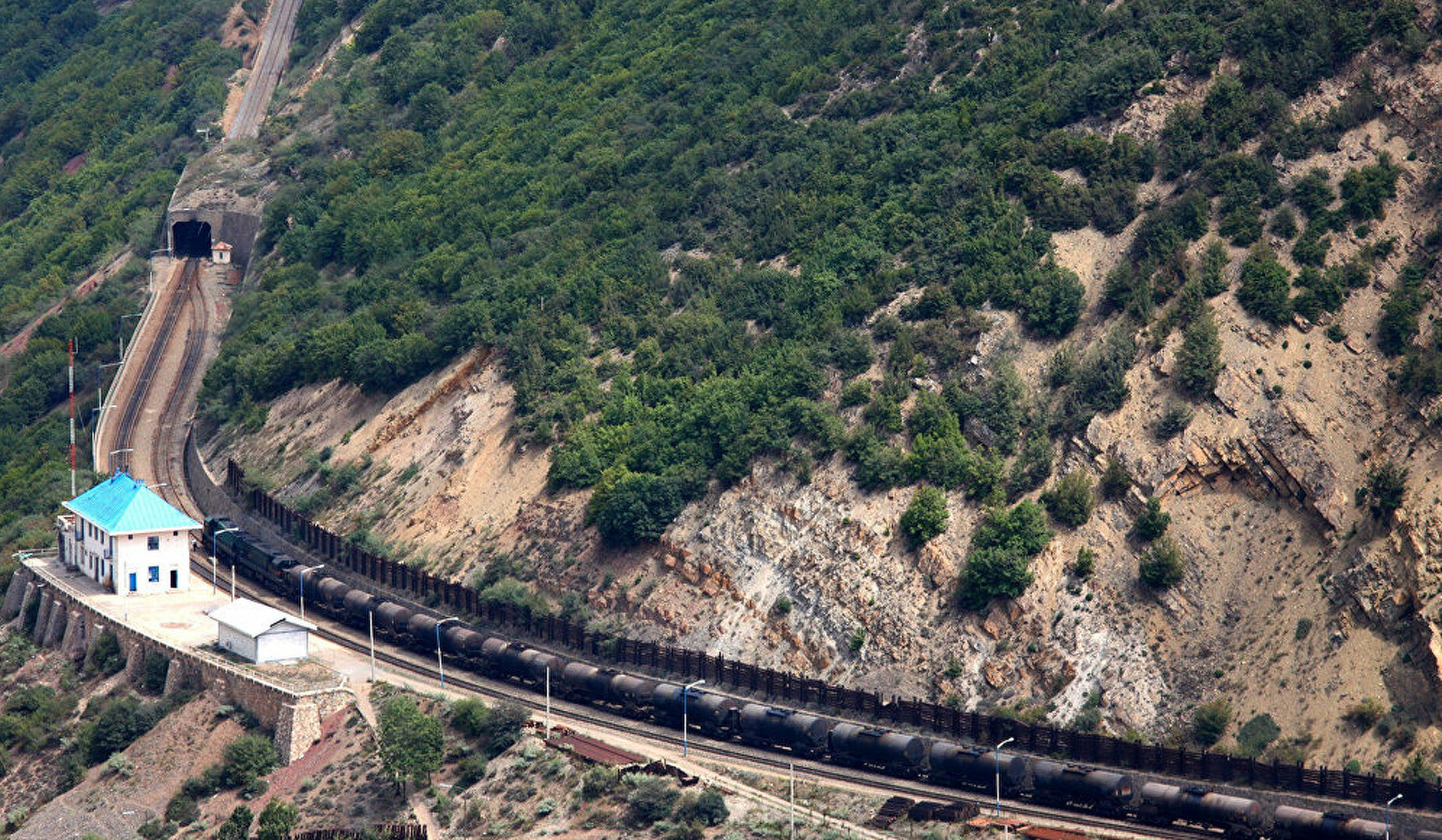 Rasht-Astara railway connecting Iran to Azerbaijan to be constructed with funding of Russia