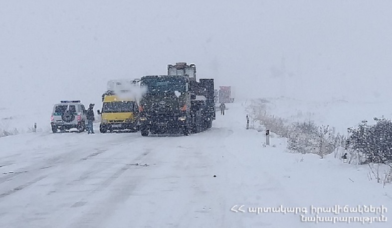 Ծղուկ գյուղի ավտոճանապարհին բախվել է 6 ավտոմեքենա,  68 տրանսպորտային միջոց արգելափակվել է