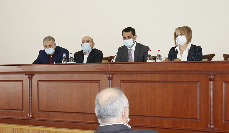 Գեղարքունիքի մարզպետը մարզի բուժհիմնարկների տնօրենների հետ խորհրդակցություն է անցկացրել