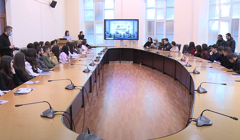 Մաքսային ծառայողի պատրաստման դասընթացի իրազեկում բուհերում